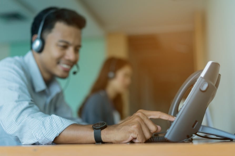 Busy lamp field lets you know who's available for a call transfer right away.